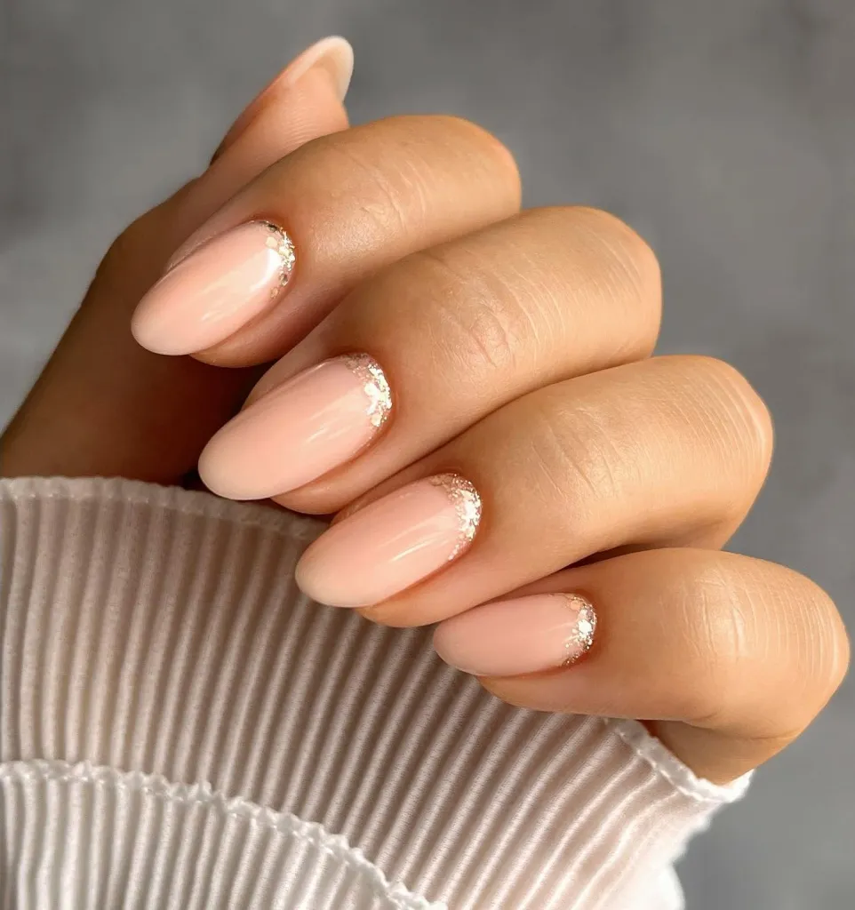 Peach nails--.jpg